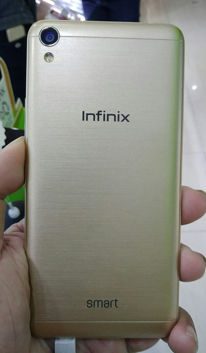 Infinix smart 8 4 128gb shiny gold